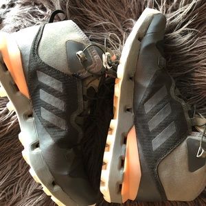 ADIDAS 330 Terrex ortholite women’s 8.5